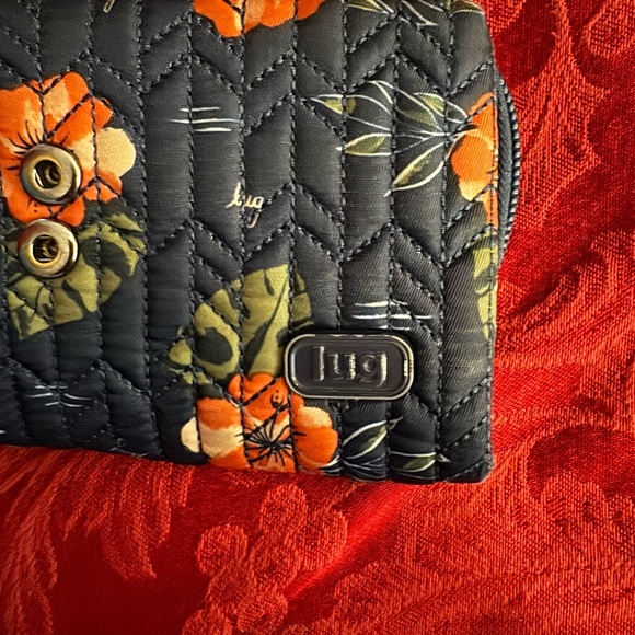 LUG TRAM  Women’s Wallet Florals 7”x3.5” Good Condition - Picture 8 of 12